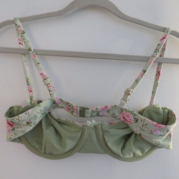 BLACKBOUGH SWIM Georgia Ruched Underwired Bikini Top in Nantucket Cottage Floral - Picture 12 of 15